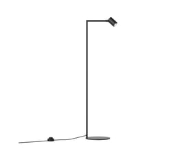 Astro Lighting Ascoli Floor er en mat sort gulvlampe med rund fod, lang stang, kipbart lampehoved og afbryder på ledningen.