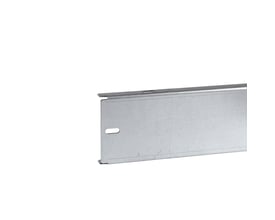 Schneider Electric Spacial SF montageplade i galvaniseret stål, viser en del af pladen med monteringshuller.