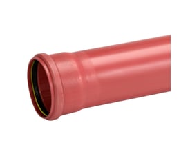Uponor PVC-kloakrør, 110 mm og 6 meter langt, i rødbrun farve med muffe og synlig tætningsring.