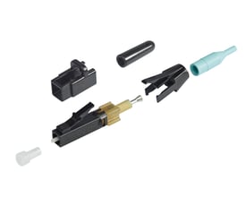 Lauritz Knudsen Actassi fiberkonnektor til OM3/OM4, 50/125 LC, vist adskilt med alle komponenter.