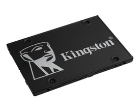 Kingston KC600 SATA SSD på 256 GB i sort, set skråt oppefra med Kingston-logoet og skruerne synlige.