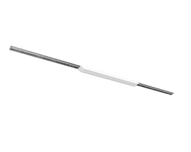 Hvidt Broadway LED-lineærarmatur fra NVC Lighting med symmetrisk lysfordeling, vist skråt med den lange, smalle form.