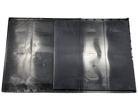 Sort GreenMax rodguidepanel TRG45 med stor, flad paneloverflade og sammenføjede sektioner, set forfra.