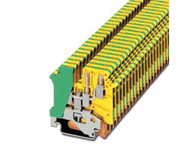 Detaljeret billede af Phoenix Contact jordrækkerklemme, der viser skrueterminaler, dobbelttilslutning og 4mm² kapacitet.