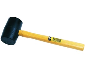 Ironside gummihammer på 530 g med sort gummihoved på 60 mm og lyst askeskaft, vist skråt fra siden.