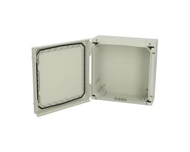 Fibox NEO PC 323215 G robust kapsling i polycarbonat med åbent gråt dæksel og hvid baggrund.