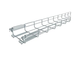 Nærbillede af enden af Legrand gitterbakke FC 54/150-E, viser Fasclic+ samlingsmekanisme og elektrogalvaniseret finish.