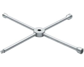 Gedore 4-vejs krydsnøgle i forkromet GEDORE vanadium stål med fire arme med forskellige størrelser af topnøgler, ideel til bil- og lastbilværksteder.