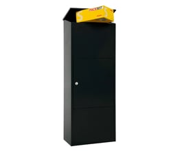 MEFA Bosca 408 postkasse i sort med en gul DHL pakke placeret på toppen.