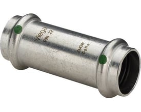 Viega G1 Sanpress Inox skydemuffe i rustfrit stål til 15mm rør, med V-profil og SC-Contur markering.