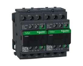 Schneider Electric TeSys D Green kontaktor for revers, 3P, 32A, 24-60V AC/DC, med to enheder koblet sammen.