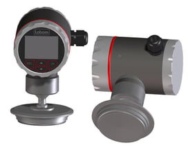 Siemens Pascal CI4 transmitter med display og knapper, tilsluttet en Varivent D68 flangedel med M12 stik.