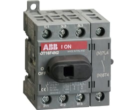 Nærbillede af ABB 4-polet lastafbryder, model OT16F4N2, med 25A mærkestrøm og tydelige mærkninger for tilslutning.
