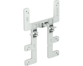 Detaljeret billede af OBO Bettermann dåsebeslag, der viser det klikbare fastgørelsessystem i plast.