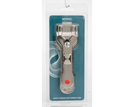 Nordic Quality metalskraber til keramiske kogeplader i sølv, præsenteret i blisterpakning med blå baggrund og grafiske elementer.