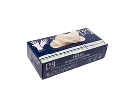 Kasse med PrimeSource pudderfri latex engangshandsker i hvid, str. XL med 100 stk. fremvises skråt forfra med en åbning, hvorfra handskerne stikker ud.