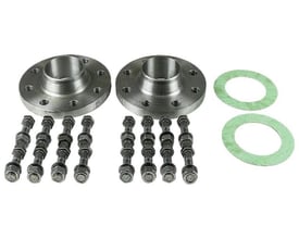 Sæt med to Grundfos svejseflanger, bolte og pakninger, klar til montering, vist på hvid baggrund.