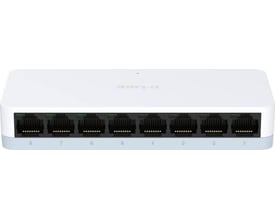 D-Link DES-1008C-switch med otte 10/100 Mbps-porte ses forfra; den kompakte, hvide enhed har portene langs fronten.