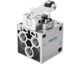 Festo Roller lever v. R-5-1/4-B, et kompakt pneumatisk ventilhus i metal med synlige gevindtilslutninger og et drejeligt rullehoved på toppen.