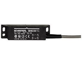 Schmersal BNS 33- magnetaftaster med 3 meter kabel og kunststof hus, 88x25x13 mm, vist på hvid baggrund.