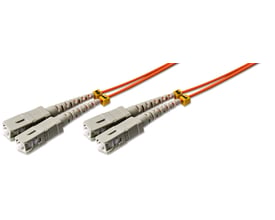 Fiberoptisk patchkabel, duplex, orange, med to SC/PC konnektorer. Kabellængde er 2 meter.