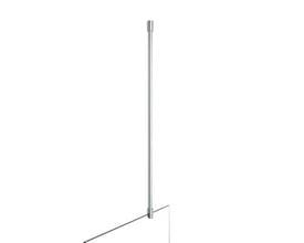 Vetro justerbar bruseforhængstang/loftstiver i krom på 1000 mm, vist monteret på glas.