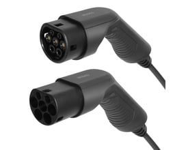 Deltaco EV-kabel med to sorte type 2 stik, viser detaljeret konstruktion til elbilsopladning.