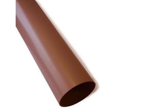 Plastmo nedløbsrør i brun plast med en diameter på Ø75 mm og en længde på 6 meter, vist isoleret på en hvid baggrund.
