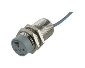 Carlo Gavazzi induktiv aftaster ICB30L50N22A2IO med cylindrisk gevindhus, kabel og sekskantmøtrikker, M30 og IO-Link.