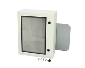 Fibox Arca vægskab i cremehvid med rude, dimensioner 800x600x300 mm, vist med bagplade og smådele på hvid baggrund.