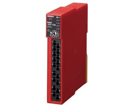 Omron G9SE sikkerhedsrelæenhed, 24 VDC, rød, med 4 sikkerhedsudgange og synlige terminaler.