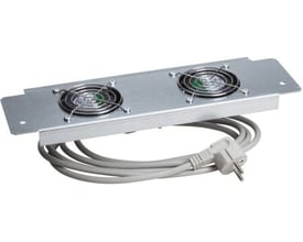 Lauritz Knudsen ventilationsenhed med 2 blæsere og strømkabel med stik, fremstillet i forzinket stål.