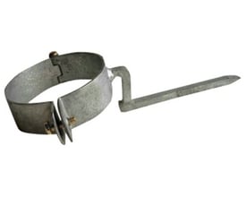 Vestjydsk Beslag hængselstift til Rheinzink nedløbsrør Ø100 mm, lavet af metal med en indbygget stift til montering på mur.