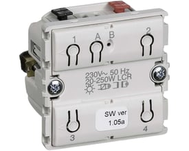 Lauritz Knudsen FUGA kombi lysdæmper til trådløs betjening, 1 modul bred, med nummererede trykpunkter og tekniske specifikationer trykt på siden.