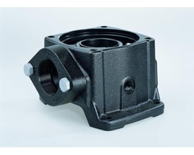Grundfos flange KP, RP 1.1/4" i støbejern, detaljeret visning af den gevindskårne tilslutning og fire bolthuller.