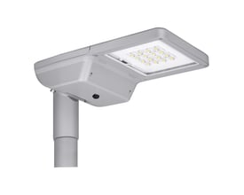 Ledvance Streetlight Flex S vejbelysning i hvid med synlige LED-linser, monteret på en lodret mast.