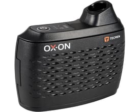 Siden af Boisen Safety OX-ON Powered Air Comfort turboenhed med synlig "OX-ON" logo og "TECME" brand, viser LED-indikatorer.