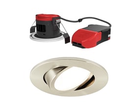 Ansell Lighting Prism Pro Kip DL 4xCCT, 5W/7W, en dæmpbar downlight i børstet stål med kip funktion og tilhørende driver.