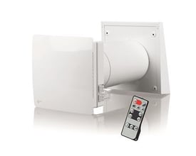Solar Select Ventilator RA1-50 V3 med varmegenvinding og fjernbetjening, hvid, Ø157mm, vist på hvid baggrund.
