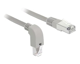 Delock Cat.6 S/FTP-netværkskabel på 0,5 meter med RJ45-stik i begge ender; det ene stik er nedadvinklet.