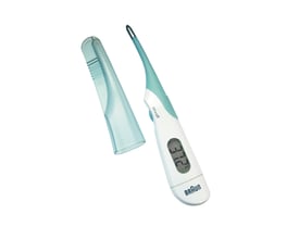 Braun PRT1000 high speed stiktermometer med sin beskyttelseshætte liggende ved siden af, viser et klart digitalt display med temperatur.