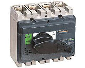 Schneider Electric Interpact INS250 3-polet lastafbryder med sort drejehåndtag og tydelig ON/OFF indikator i grå og mørkegrå kappe.