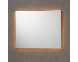 Loevschall Nibe spejl med lys, 80x75 cm, med varmt indirekte lys langs alle fire kanter.