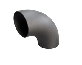 90° bøjning i P235GH 3D stål med dimensionerne 323,9 x 7,1 mm, står isoleret på en hvid baggrund.