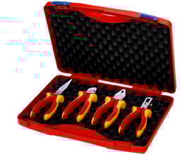 Knipex "RED" værktøjskuffert 00 20 15 med fire VDE-godkendte tænger opbevaret i bikubeformet skumindlæg.