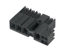 Weidmüller hybridstik til printkort med fire poler og 7,62 mm afstand, set skråt med sort hus og tilslutninger.