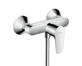 Hansgrohe Talis E 1-grebs brusearmatur i blank krom finish med 150 mm centerafstand på hvid baggrund.