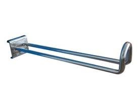 Maskinfabrikken Universal dobbelt krog med lukket snude, 200mm lang og 6mm tyk, lavet af metal.