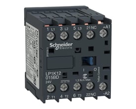 Schneider Electric TeSys K kontaktor 12A, 3P+1NC, med 24VDC spole, vist forfra med tydelige terminaler og mærkater.