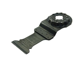 Ironside savklinge til multicutter på 32 mm med Starlock-optag, set skråt forfra med sort blad og bred, fintandet skærekant.